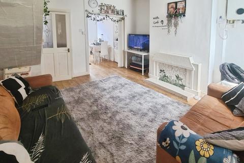 15 Brompton Road, Manchester, M14 7QA