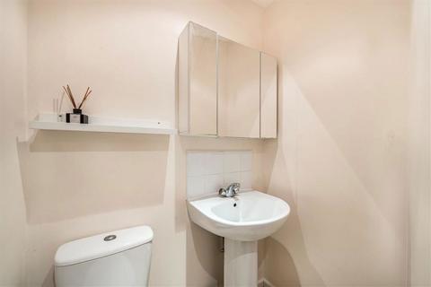 1 bedroom flat to rent, Commercial Road, London E14