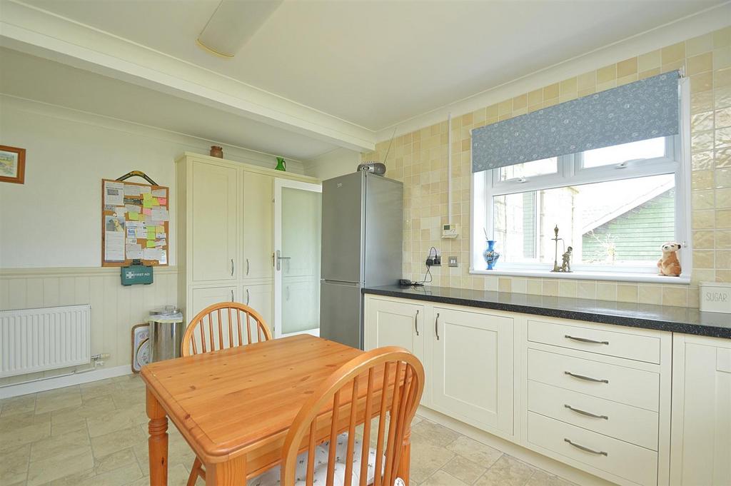 Resized Kitchen2.jpg