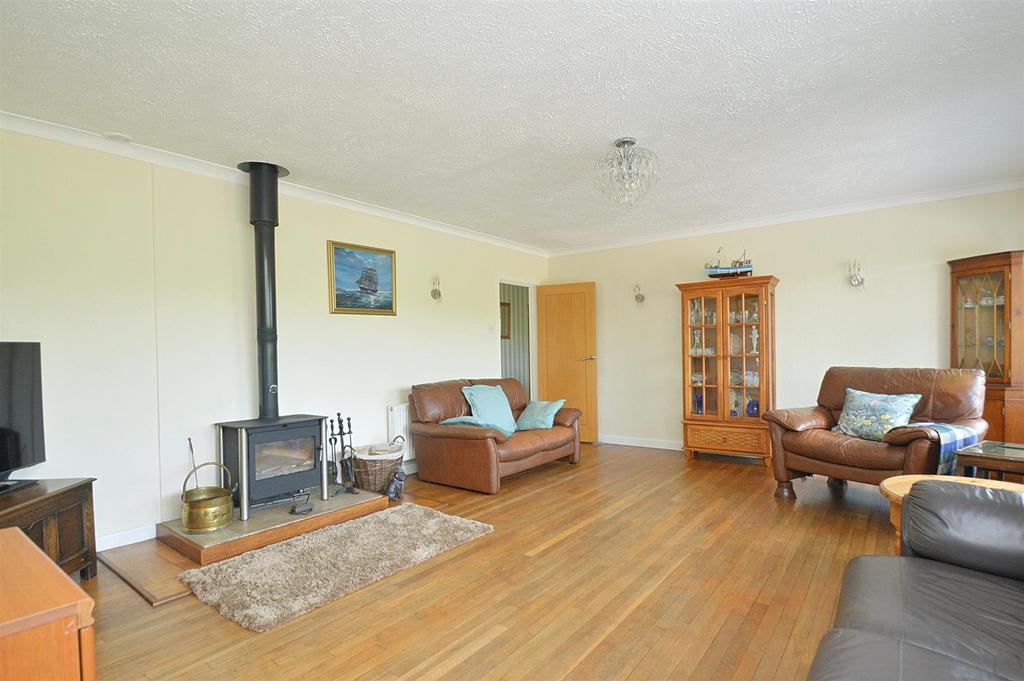 Resized Lounge3.jpg