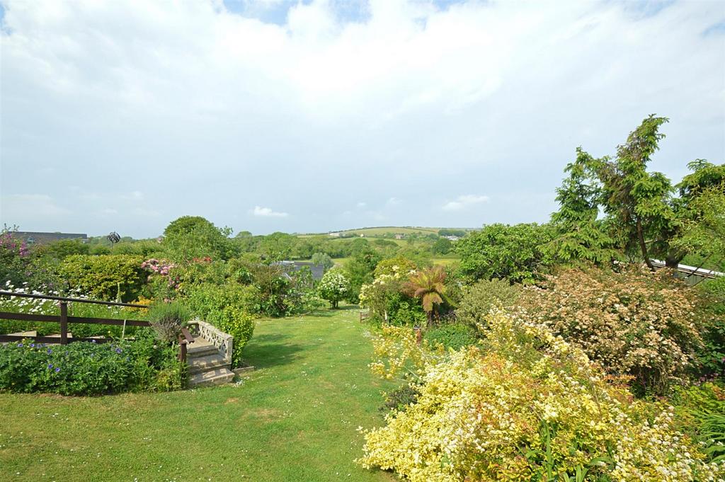 Resized Garden3.jpg