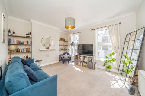 2 bedroom flat for sale, Leighton Road, London NW5
