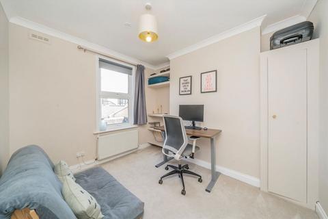 2 bedroom flat for sale, Leighton Road, London NW5