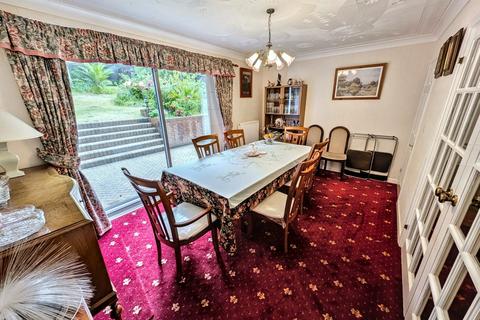 5 bedroom detached house for sale, Queens Park Avenue