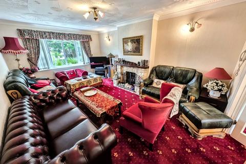 5 bedroom detached house for sale, Queens Park Avenue