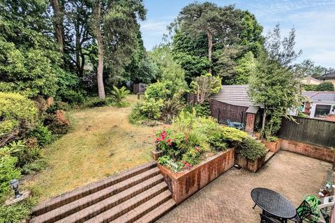 5 bedroom detached house for sale, Queens Park Avenue