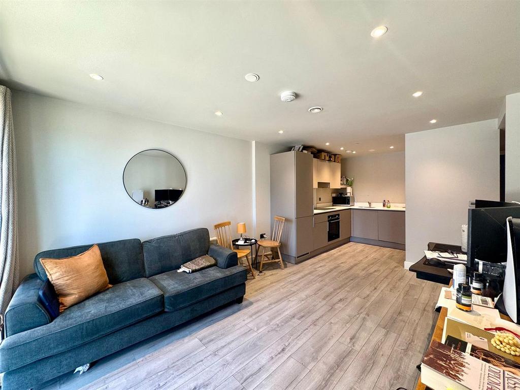 Living room pic 3.jpeg