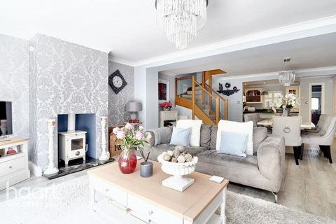 4 bedroom link detached house for sale, Sadlers Close, Chatham