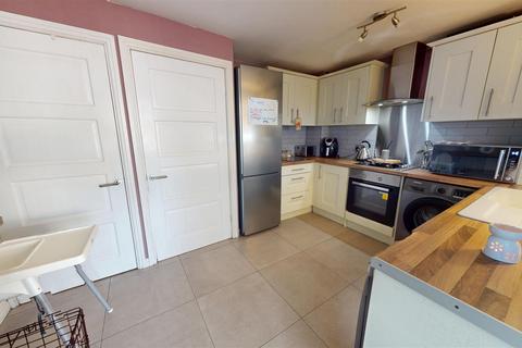 2 bedroom semi-detached house for sale, The Crescent, Buttershaw, Bradford