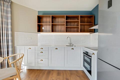 2 bedroom flat to rent, Canada Gardens, Wembley, HA9