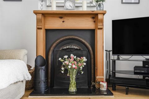 3 bedroom semi-detached house for sale, The Greenway, Cippenham