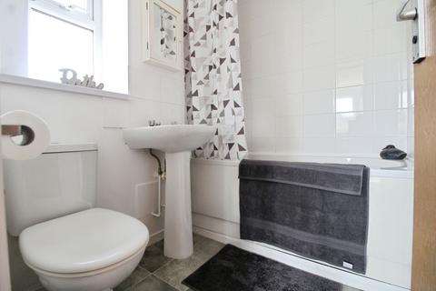 16 Friesland Close, Shaw, Swindon, SN5 5YG