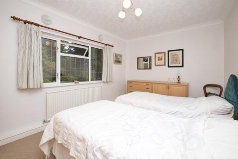 12 Bairds Hill, Broadstairs, CT10 3AA