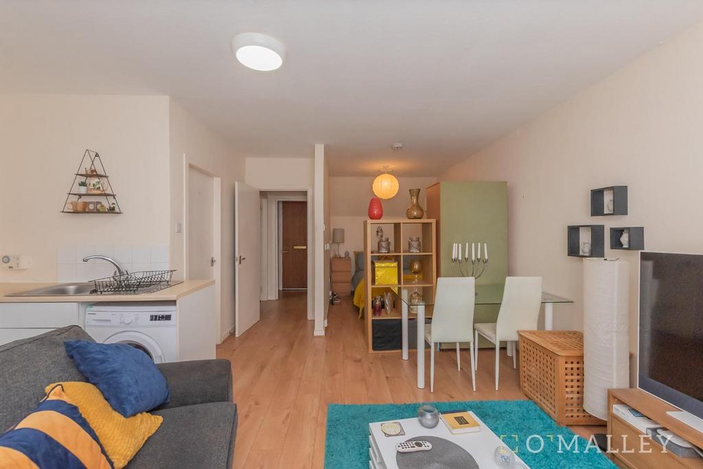7. Living Room 4.jpg