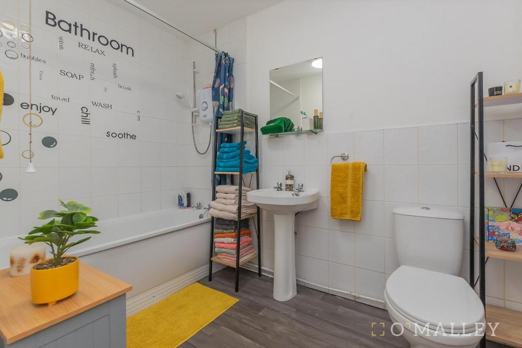 12. Bathroom.jpg