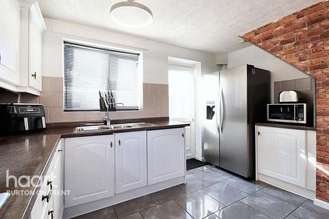 3 bedroom detached house for sale, Claymar Drive, Swadlincote