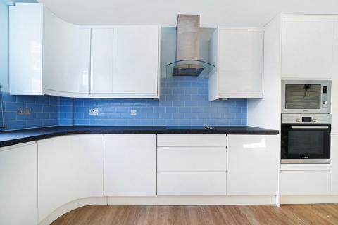 2 bedroom flat to rent, Riverside Mansions, Milk Yard, London