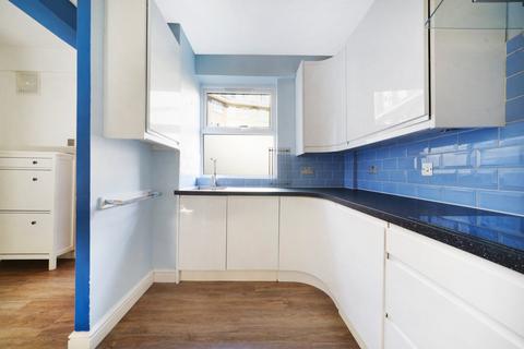 2 bedroom flat to rent, Riverside Mansions, Milk Yard, London