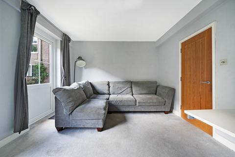 2 bedroom flat to rent, Riverside Mansions, Milk Yard, London