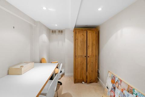 21 Vardens Road, London, SW11 1RQ