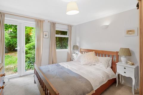 21 Vardens Road, London, SW11 1RQ