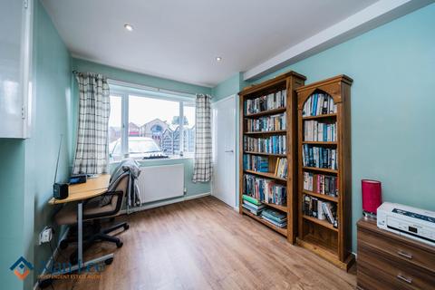 4 bedroom semi-detached house for sale, Moss Lane, Macclesfield, SK11 7XE