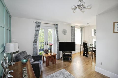 2 bedroom apartment for sale, Swinnow Close