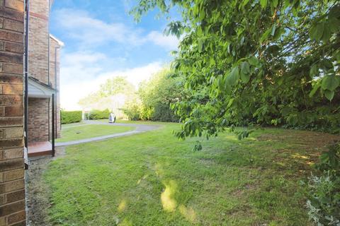 2 bedroom apartment for sale, Swinnow Close
