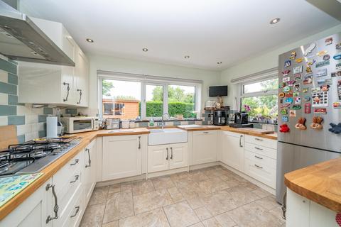 undefined, Dunstable Road, Caddington, LU1
