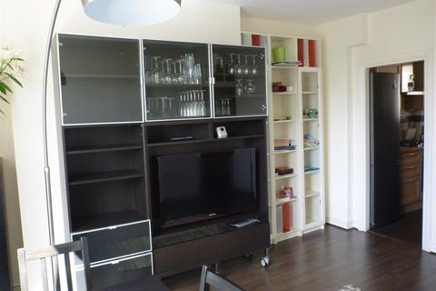 3 bedroom flat to rent, Queen Caroline Street, London