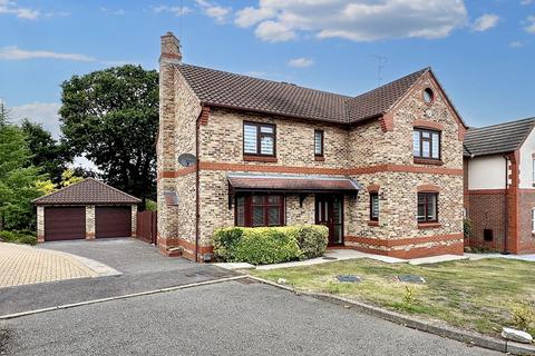 18 Chaffinch Crescent, Billericay, CM11 2YX