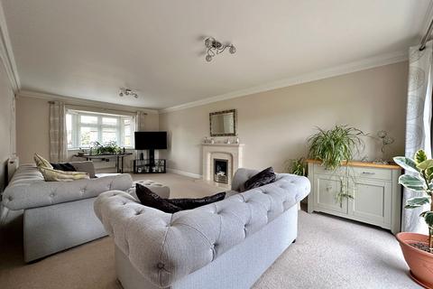 18 Chaffinch Crescent, Billericay, CM11 2YX