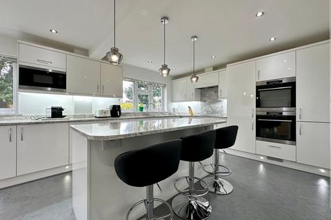 18 Chaffinch Crescent, Billericay, CM11 2YX