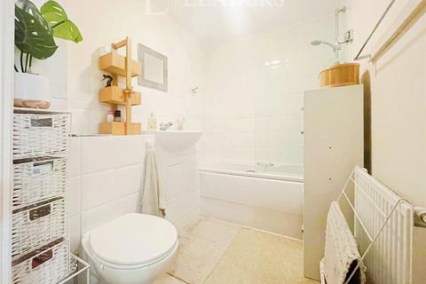 2 bedroom apartment for sale, Commonwealth Drive, Crawley