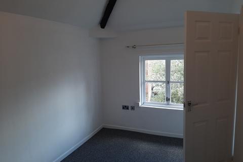 Studio to rent, Chapel Street, Wrexham LL13