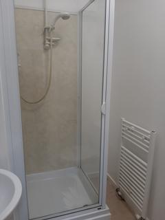 Studio to rent, Chapel Street, Wrexham LL13