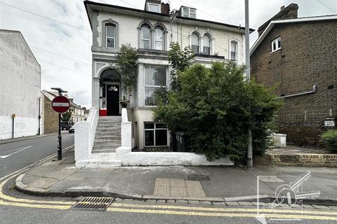1 bedroom flat to rent, Darnley Road, Gravesend, Kent