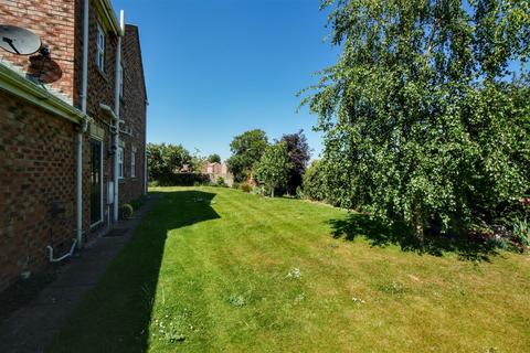 5 bedroom detached house for sale, Birchwood Gardens, Brafferton, York
