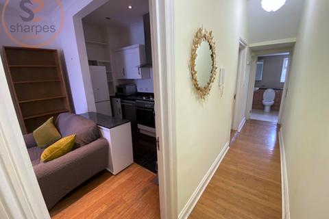 1 bedroom flat to rent, b Burstock Road, Putney, London