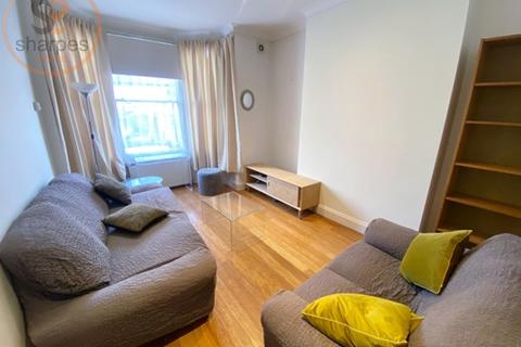 1 bedroom flat to rent, b Burstock Road, Putney, London