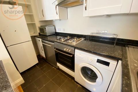 1 bedroom flat to rent, b Burstock Road, Putney, London