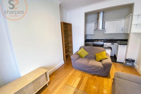 1 bedroom flat to rent, b Burstock Road, Putney, London