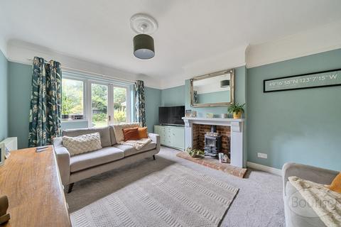 4 Boundstone Close, Wrecclesham, Farnham, GU10 4RW
