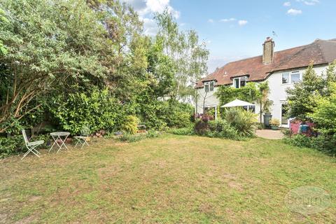 4 Boundstone Close, Wrecclesham, Farnham, GU10 4RW