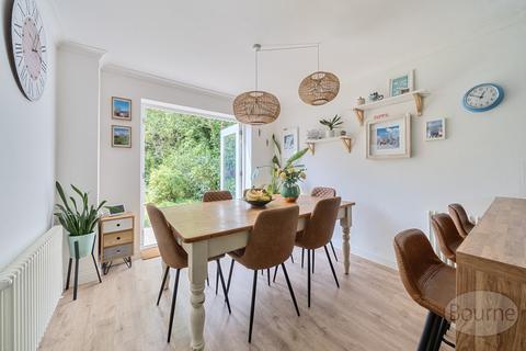 4 Boundstone Close, Wrecclesham, Farnham, GU10 4RW