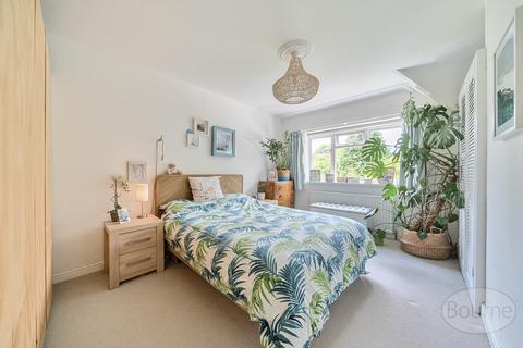 4 Boundstone Close, Wrecclesham, Farnham, GU10 4RW