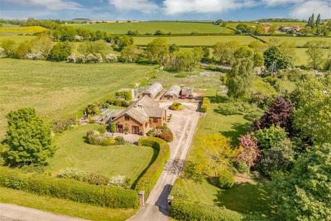 4 bedroom detached house for sale, Maplebeck Road, Caunton