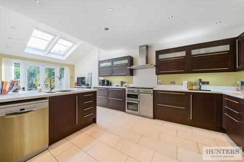 12 Lyndhurst Road, Bexleyheath, DA7 6DF