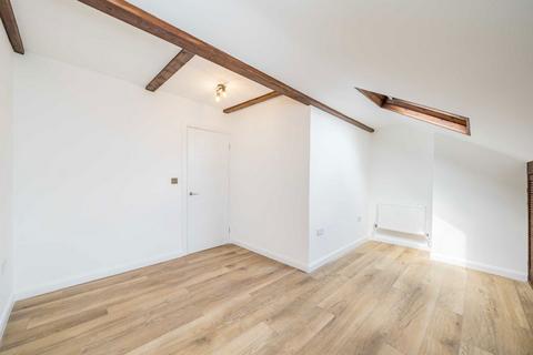 3 bedroom flat for sale, Sandycombe Road, Richmond TW9