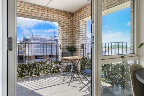 2 bedroom apartment for sale, Marleigh Avenue, Cambridge